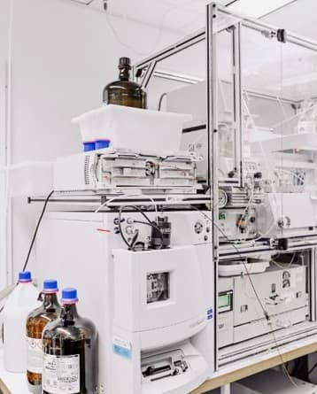 Large-Scale Preparative SFC Continuous Processing Module